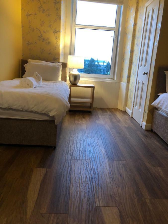 St Margaret'S Loch Apartment Edinburgh Eksteriør billede